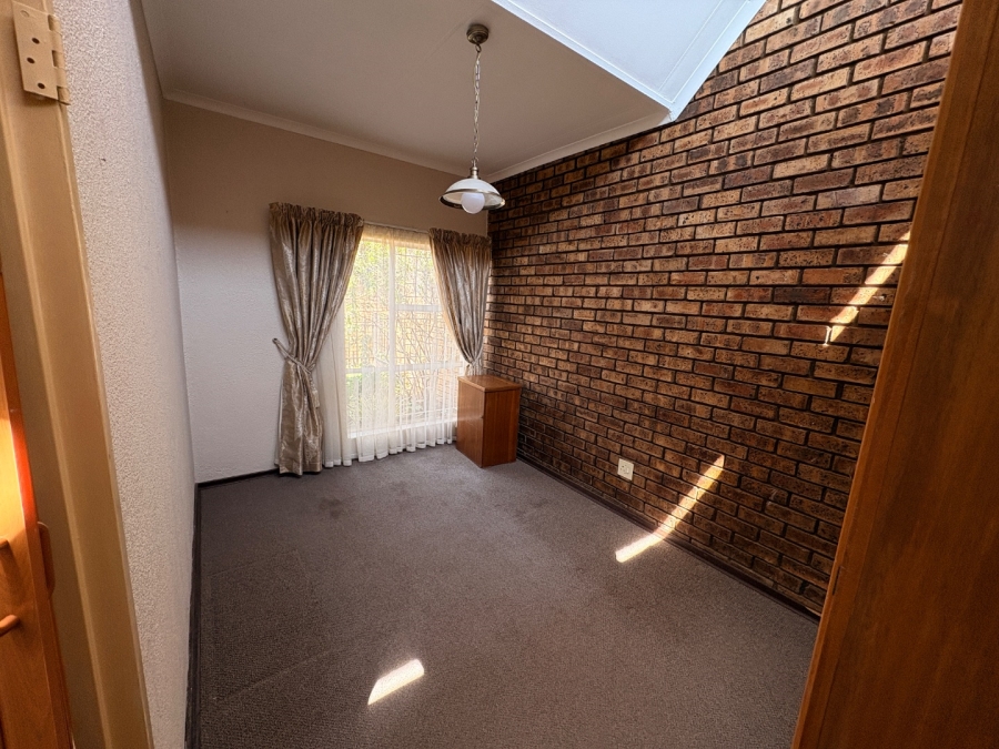 2 Bedroom Property for Sale in Oudorp North West